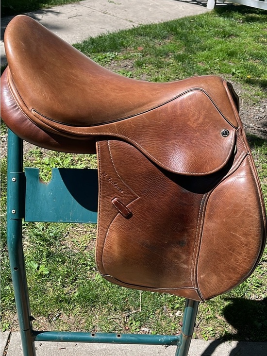 m toulouse Other - M toulouse saddle 17.5 inch Medium tree brown English Saddle - Leather Saddle